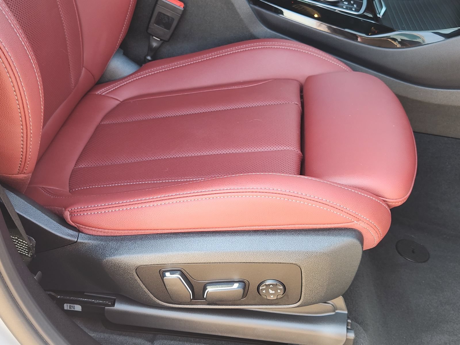 Used 2024 BMW X3 M40i w/ Parking Assistance Package AWD/4WD image 28
