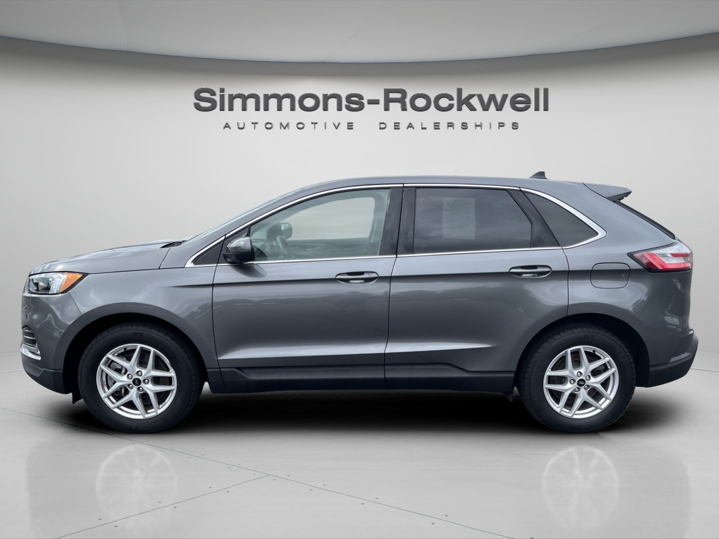 Used 2024 Ford Edge SEL w/ Convenience Package AWD/4WD image 2