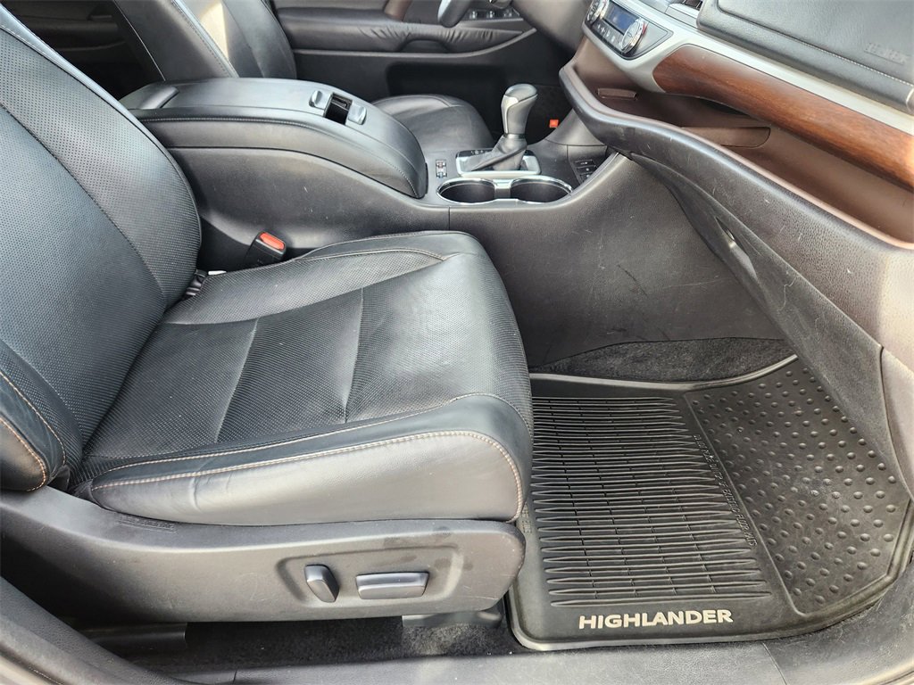 Used 2016 Toyota Highlander Limited Platinum image 15