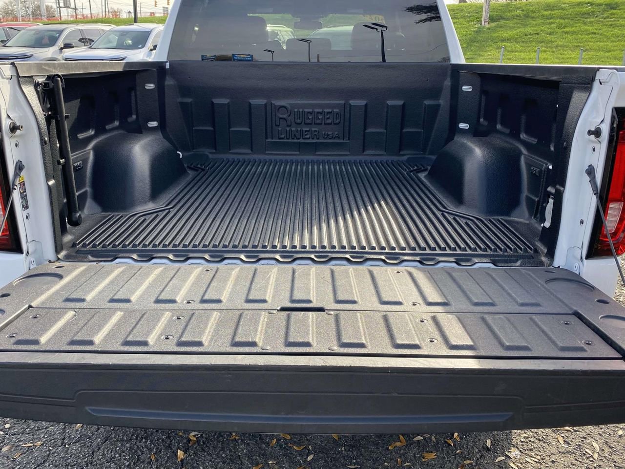 Used 2024 GMC Sierra 1500 SLT image 8