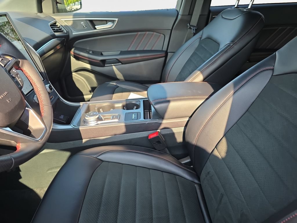 Used 2023 Ford Edge ST-Line AWD/4WD image 12