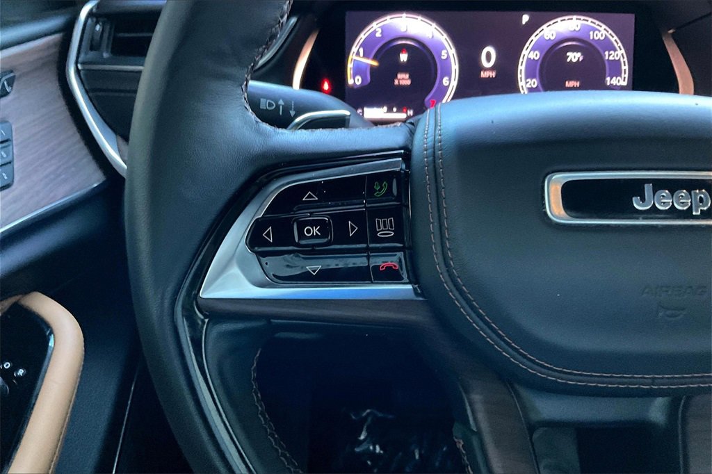 Certified 2023 Jeep Grand Cherokee L Summit w/ Luxury Tech Group V image 18