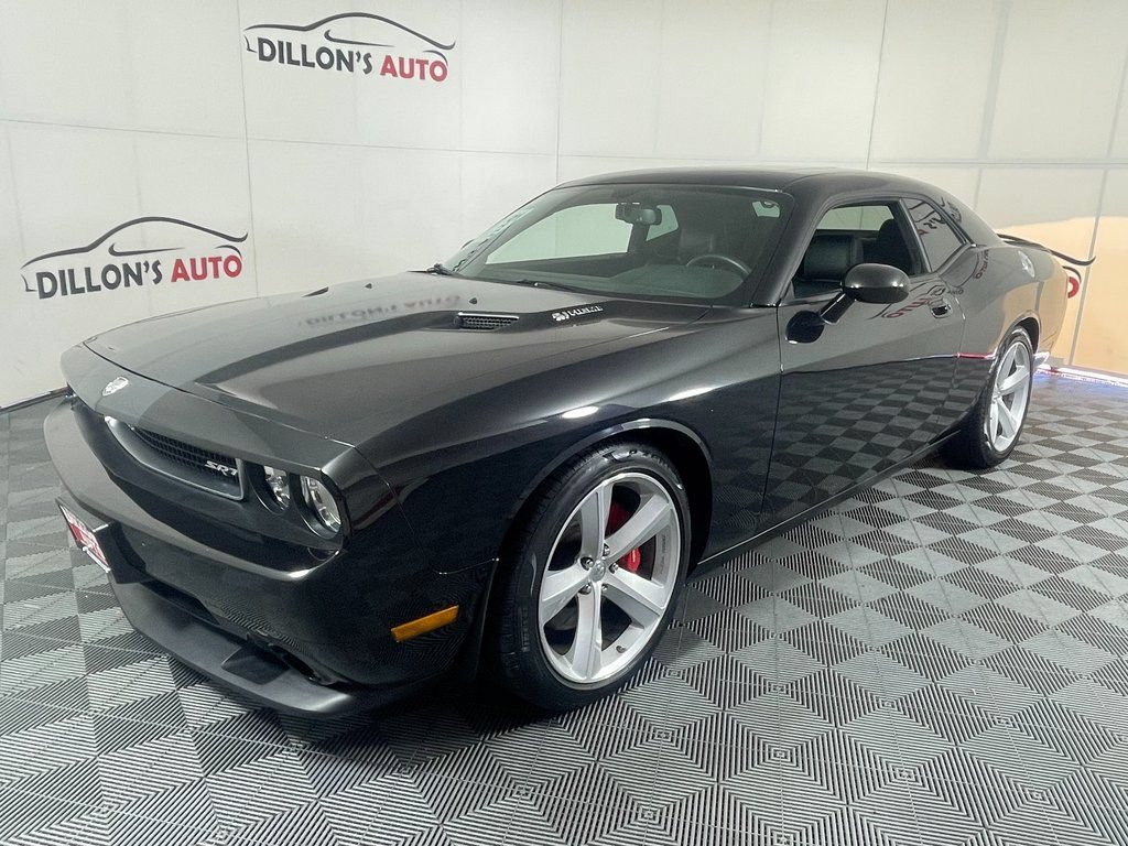 Used 2009 Dodge Challenger SRT8 w/ SRT Option Group II RWD image 2