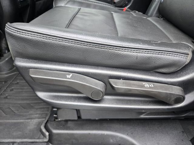 Used 2025 GMC Yukon Denali w/ Sun & Power Step Package AWD/4WD image 21