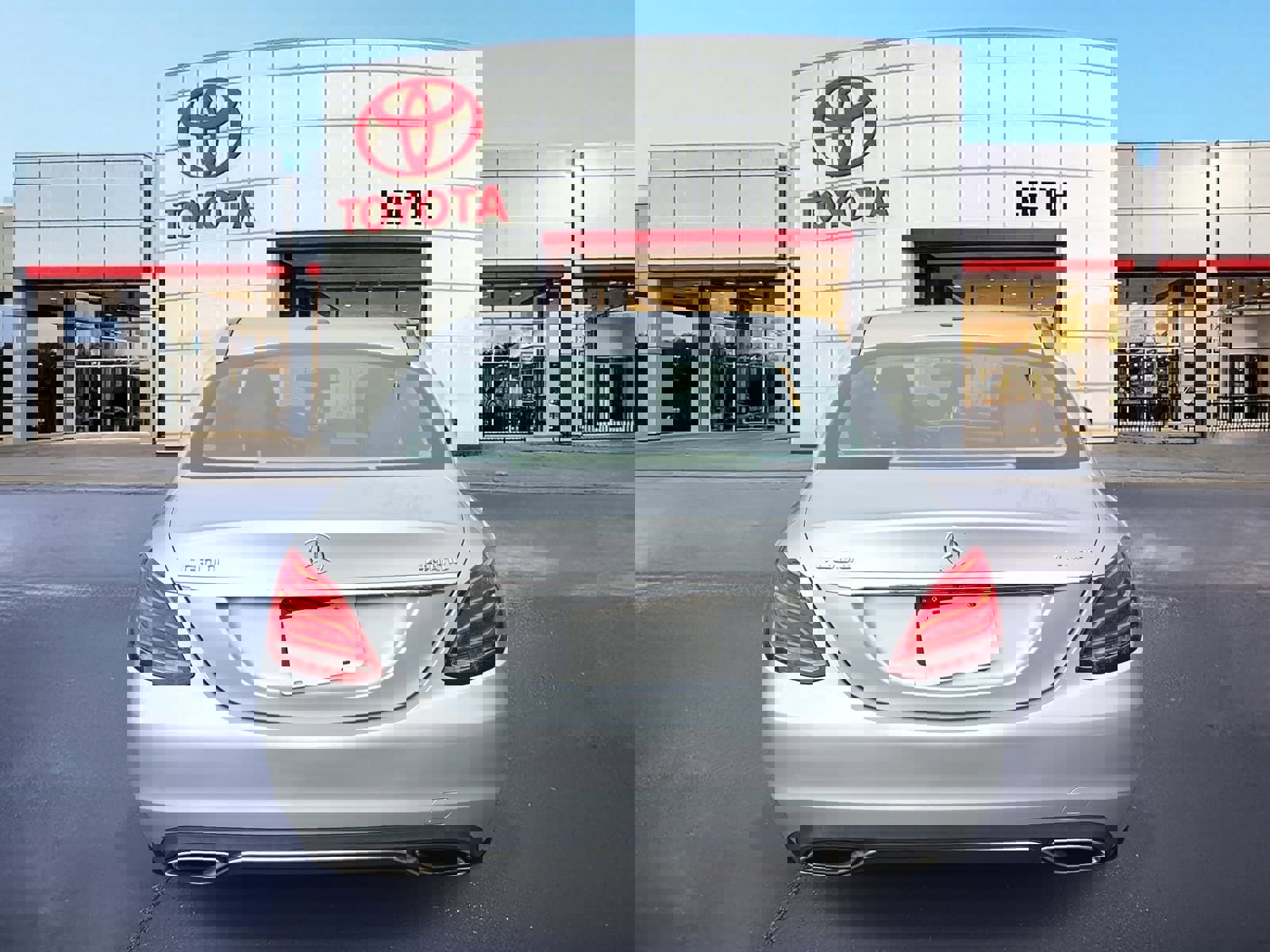 Used 2015 Mercedes-Benz C 300 4MATIC Sedan image 6