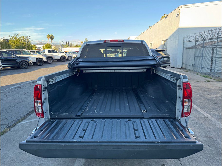 Used 2019 Nissan Frontier SL image 26