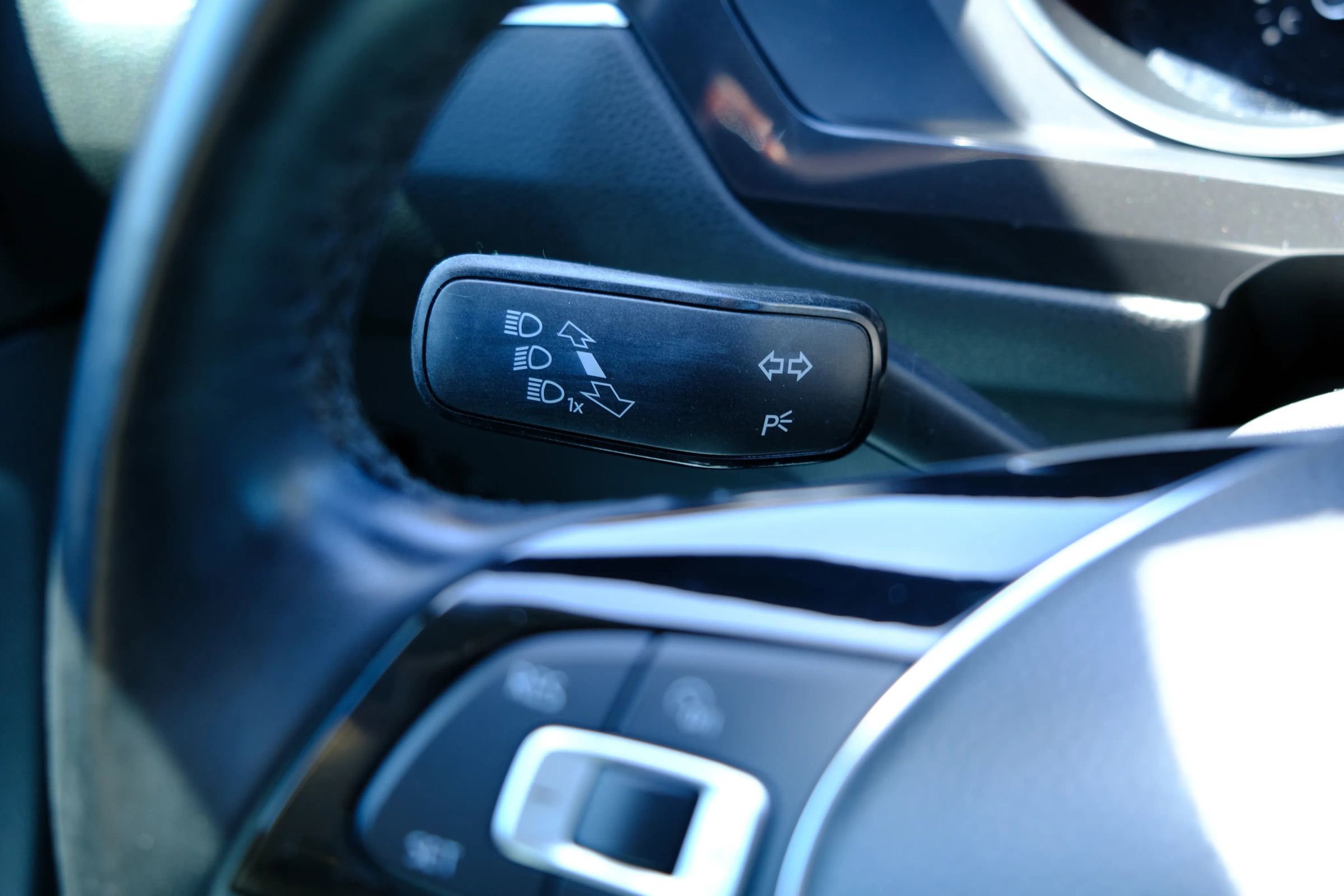 Used 2018 Volkswagen Tiguan SE FWD image 39