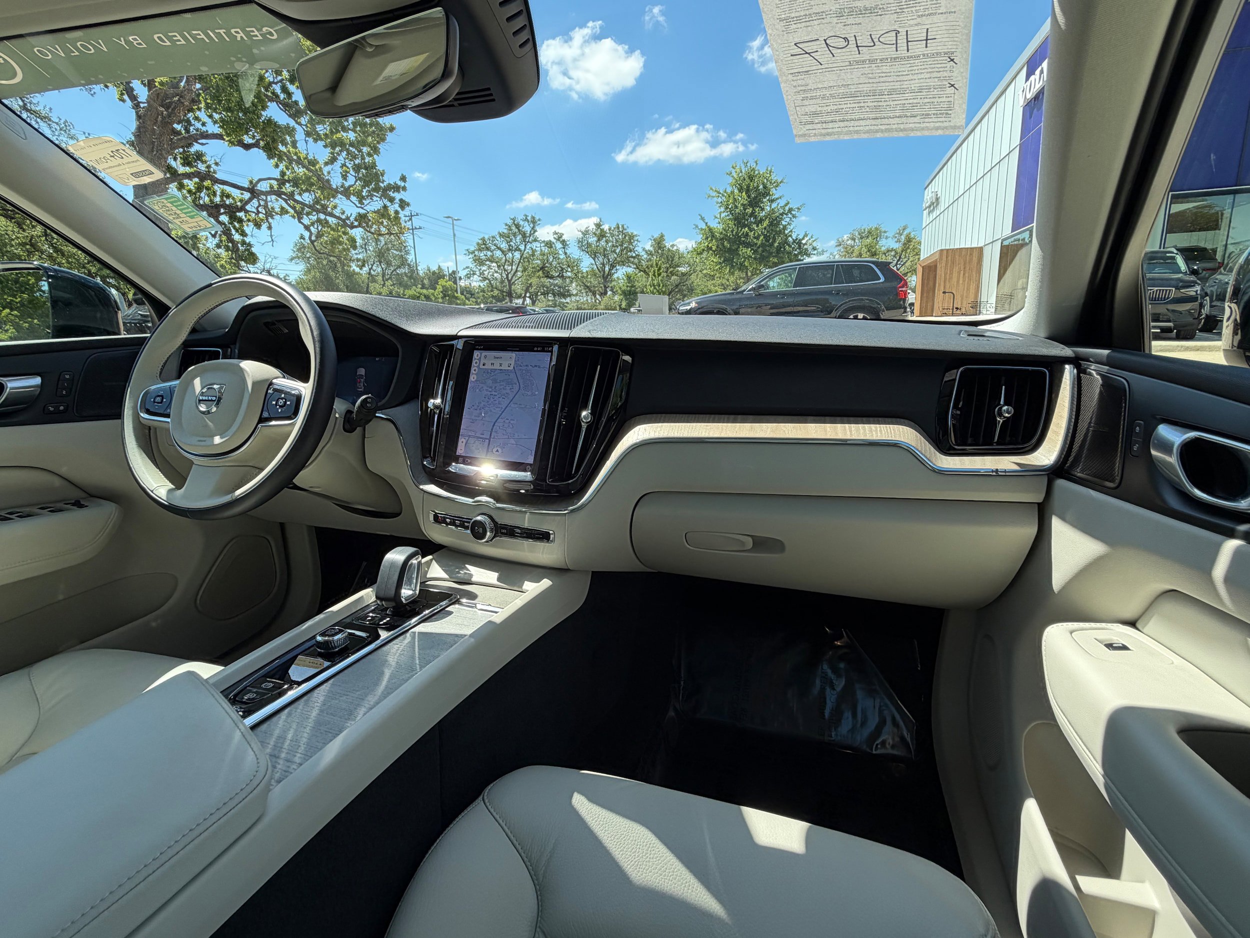 Certified 2023 Volvo XC60 B5 Plus FWD image 13