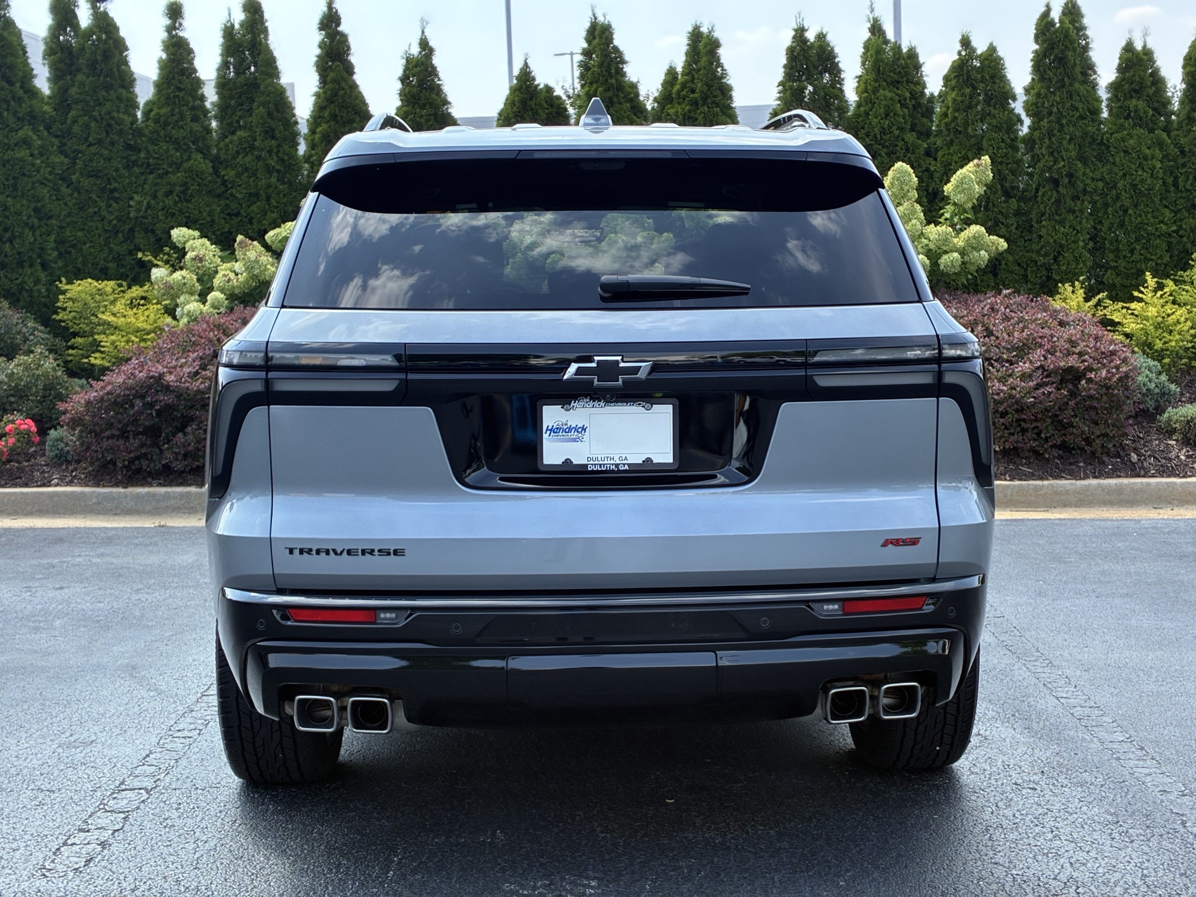 Used 2024 Chevrolet Traverse RS FWD image 8
