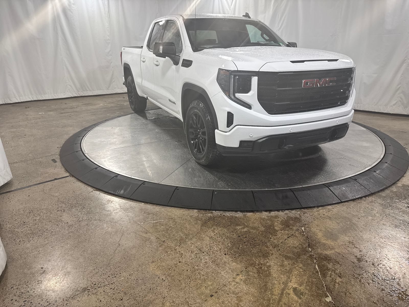 Used 2026 GMC Sierra 1500 Elevation w/ Preferred Package AWD/4WD image 10