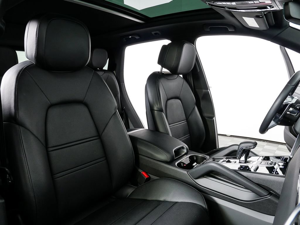 Certified 2023 Porsche Cayenne AWD/4WD image 23