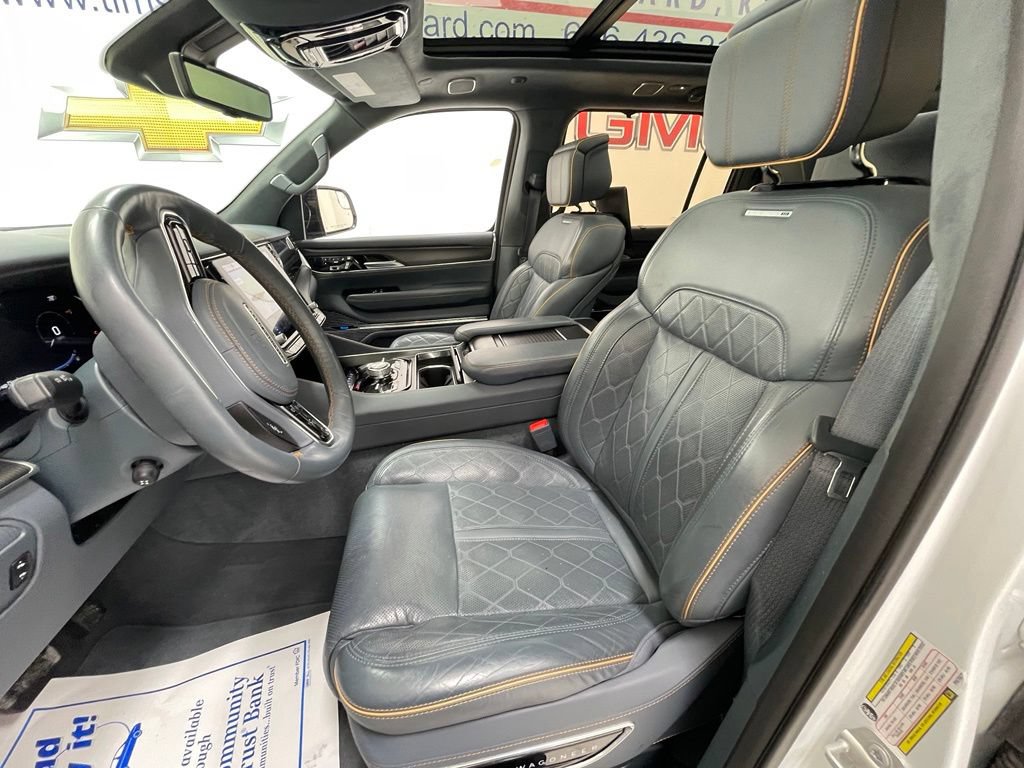 Used 2023 Jeep Grand Wagoneer Series III w/ Rear Seat Video Group 1 AWD/4WD image 24