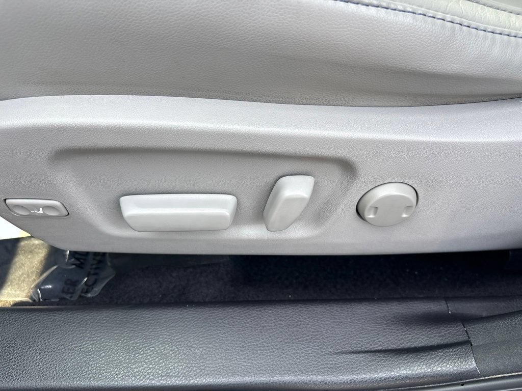 Used 2018 Toyota Highlander XLE AWD/4WD image 21