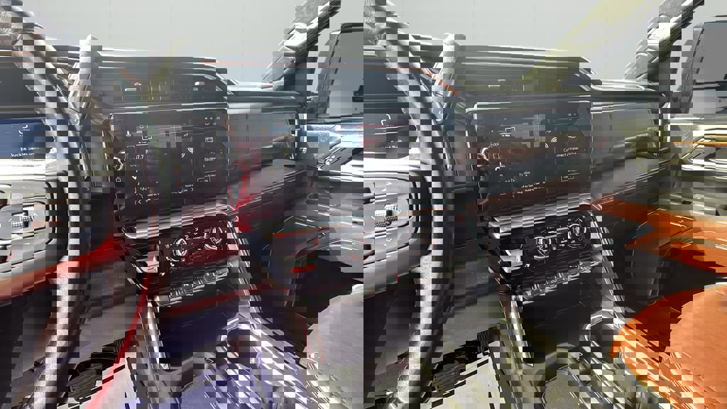 Used 2024 GMC Sierra 3500 Denali Ultimate image 22