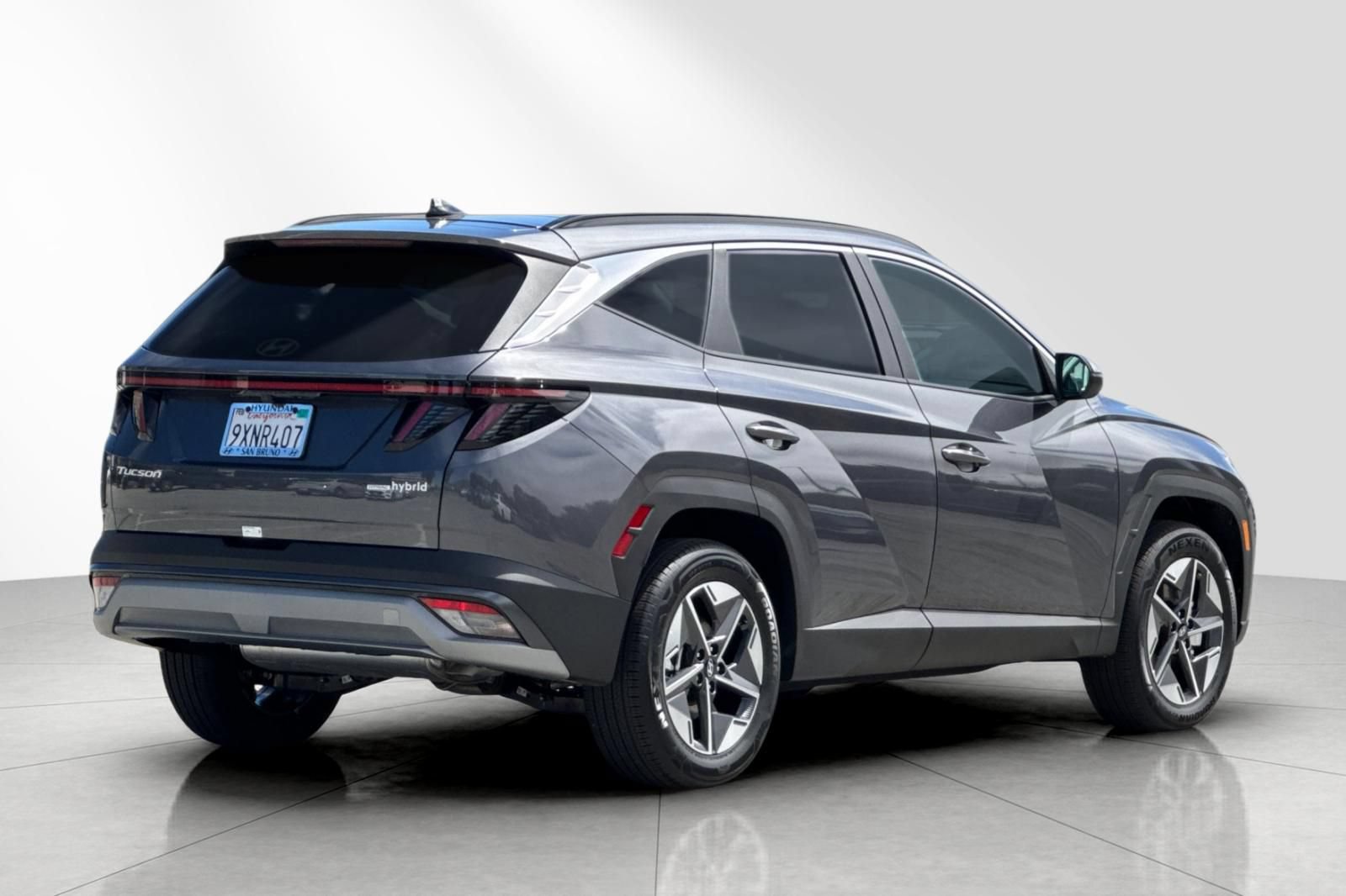 Certified 2025 Hyundai Tucson SEL AWD/4WD image 4