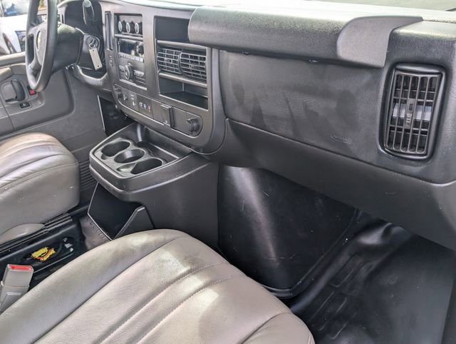 Used 2015 Chevrolet Express 2500 image 15