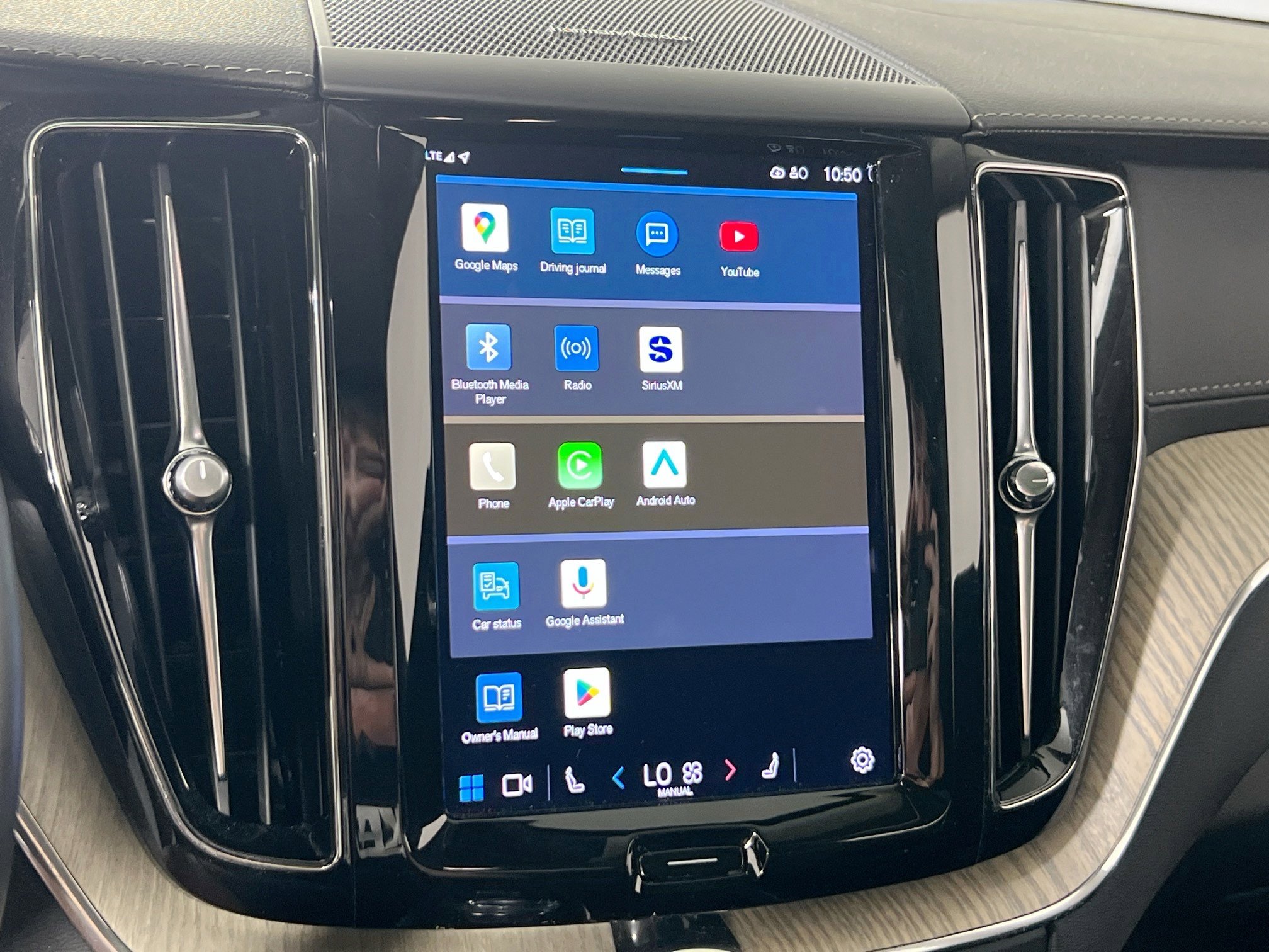 Used 2022 Volvo XC60 B5 Inscription w/ Protection Package Premier image 15