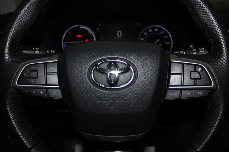 Used 2022 Toyota Sienna Limited FWD image 21
