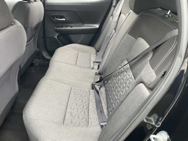 Used 2025 Nissan Kicks SV AWD/4WD image 17
