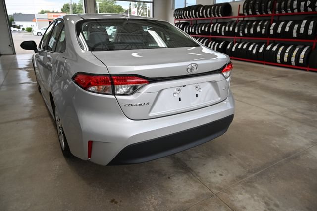 Used 2023 Toyota Corolla LE FWD image 7