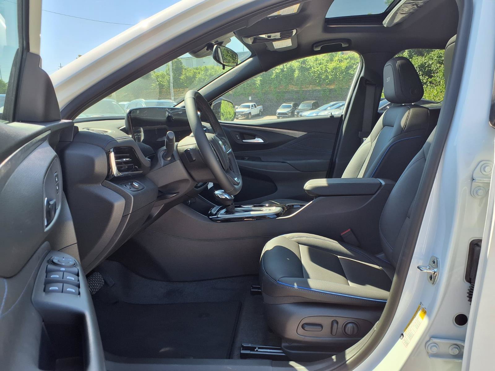 New 2026 Buick Envista Sport Touring w/ Convenience I Package FWD image 14