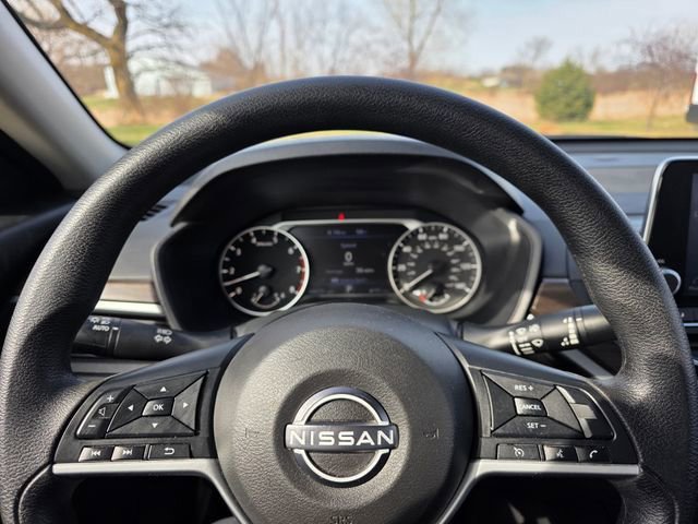 Used 2024 Nissan Altima 2.5 SV image 12