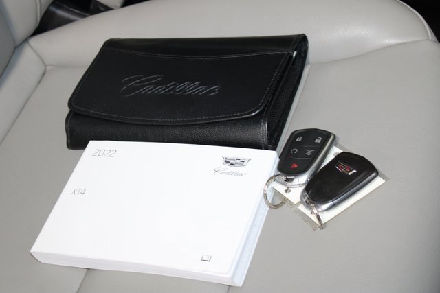 Certified 2022 Cadillac XT4 Luxury w/ Cold Weather Package image 19
