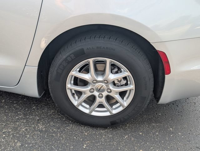 Used 2024 Chrysler Pacifica Touring-L FWD image 22