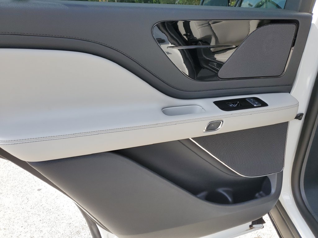 New 2026 Lincoln Aviator 2WD image 9