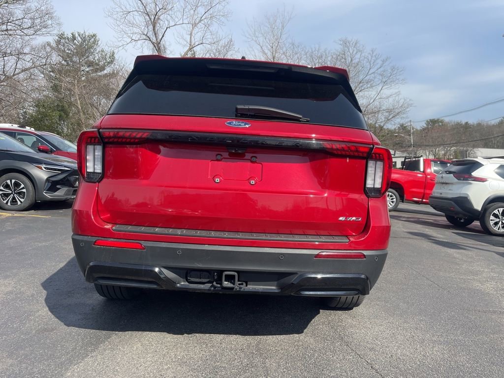 Used 2025 Ford Explorer ST-Line w/ ST-Line Street Pack AWD/4WD image 6