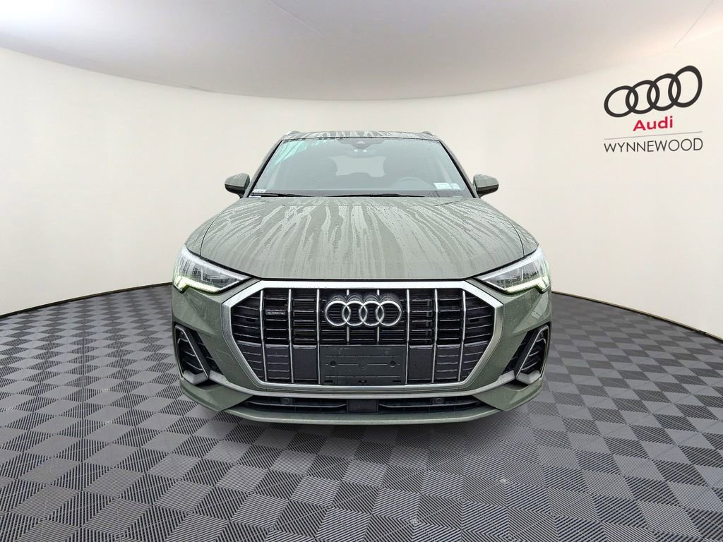 Used 2023 Audi Q3 2.0T Premium w/ 19" Wheel Package AWD/4WD image 2