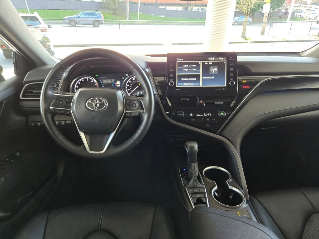 Used 2024 Toyota Camry XLE w/ Cold Weather Package FWD image 11