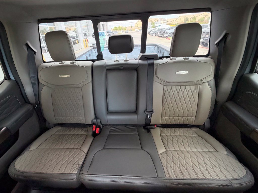 New 2027 Ford F250 Platinum w/ Platinum Plus Package AWD/4WD image 23