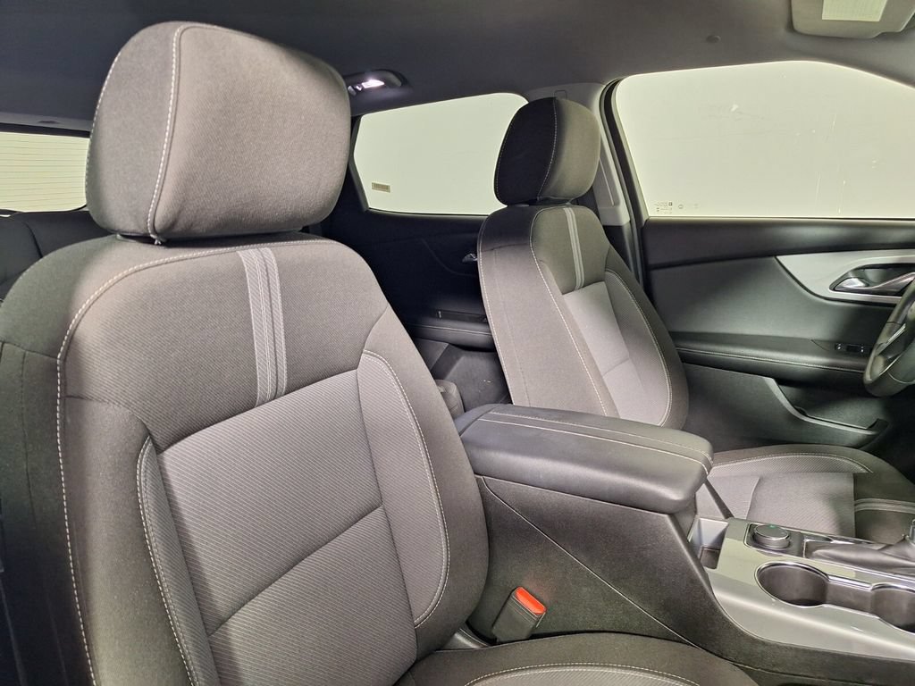 Used 2025 Chevrolet Blazer LT FWD image 26