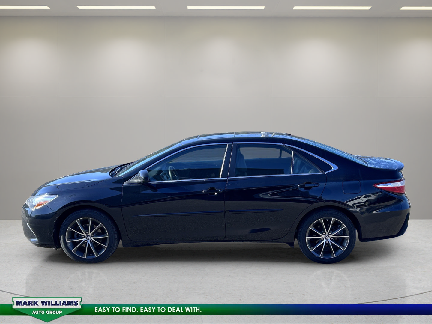 Used 2017 Toyota Camry FWD image 3