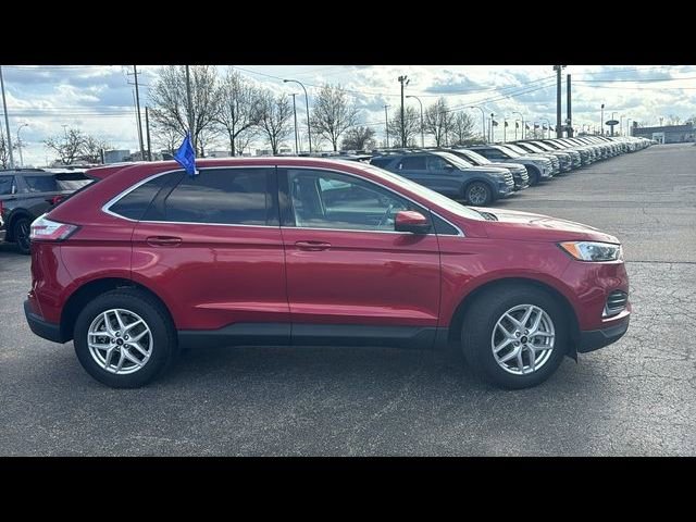 Certified 2023 Ford Edge SEL w/ Convenience Package AWD/4WD image 3