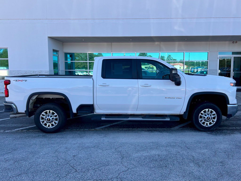 Used 2025 Chevrolet Silverado 2500 LT w/ Convenience Package AWD/4WD image 3