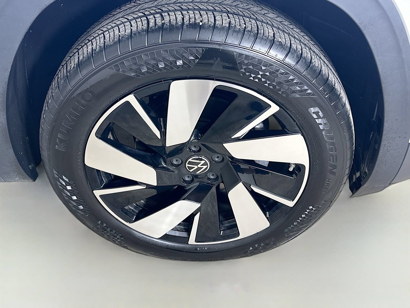 Certified 2025 Volkswagen Atlas Cross Sport SEL AWD/4WD image 11