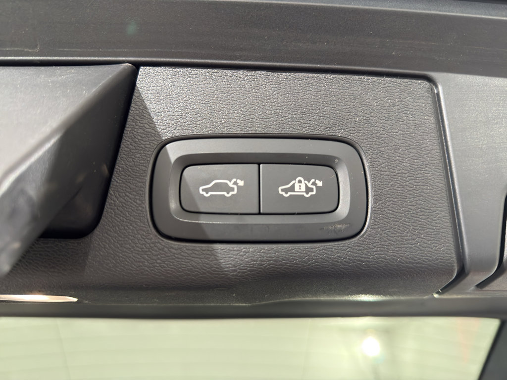 Used 2021 Volvo XC60 T5 Inscription w/ Advanced Package image 12