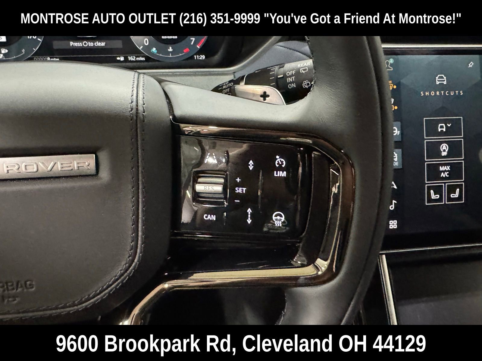 New 2026 Land Rover Range Rover Velar Dynamic SE image 18