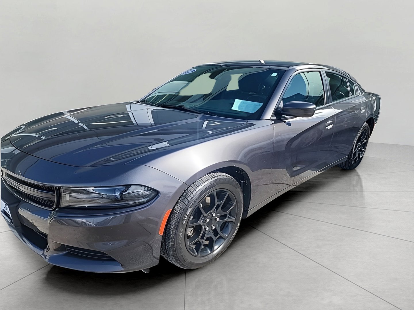 Used 2017 Dodge Charger SXT image 4
