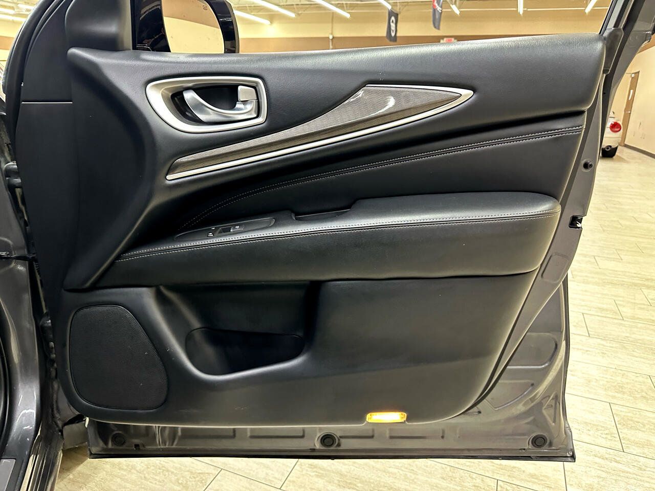 Used 2018 INFINITI QX60 Luxe image 39