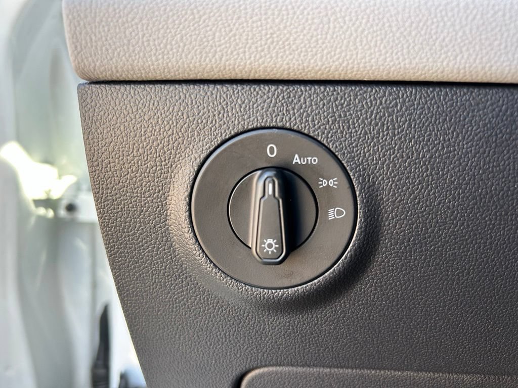 Certified 2023 Volkswagen Taos SE FWD image 24