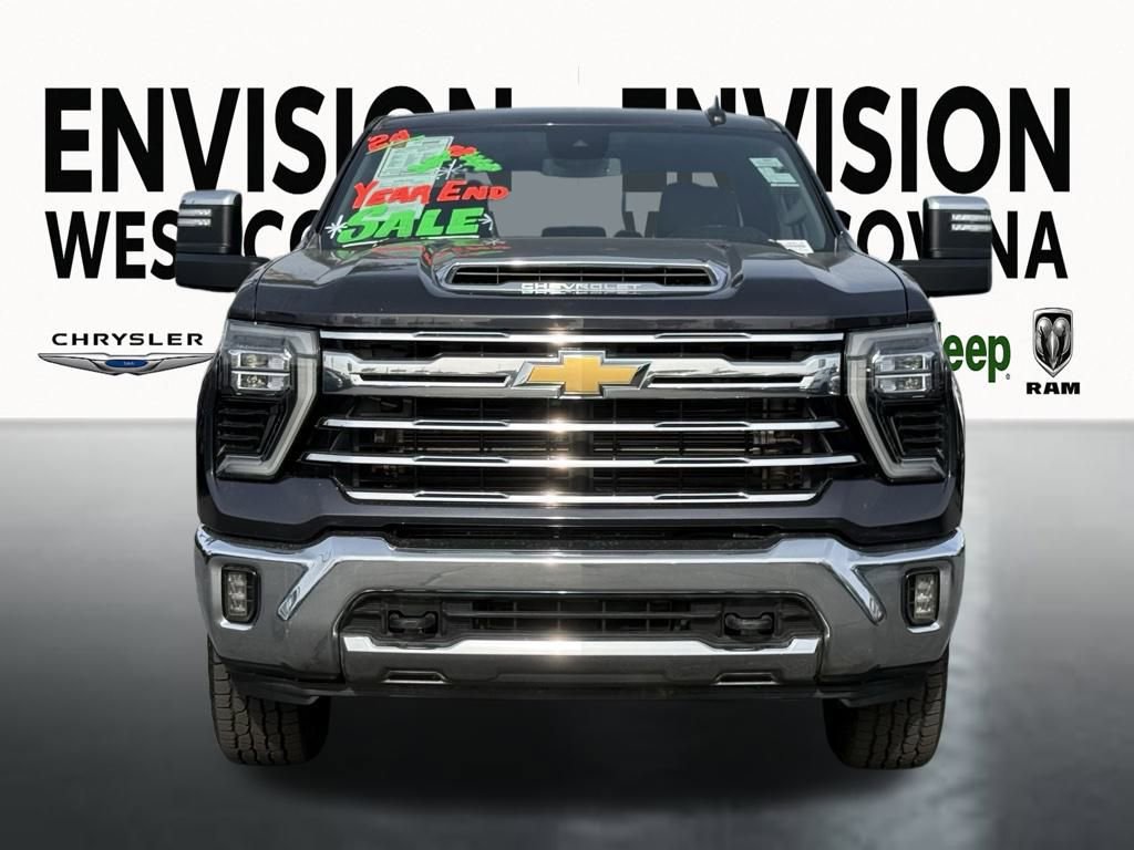Used 2024 Chevrolet Silverado 2500 LTZ image 3