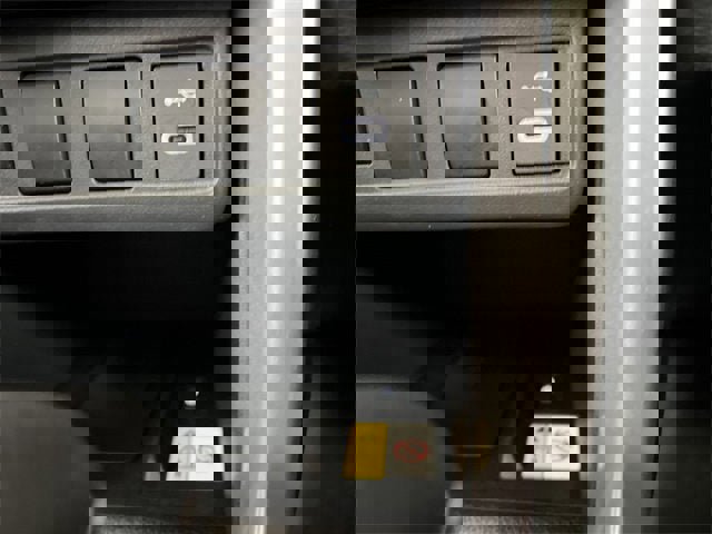 Used 2023 Toyota Corolla Cross LE image 35