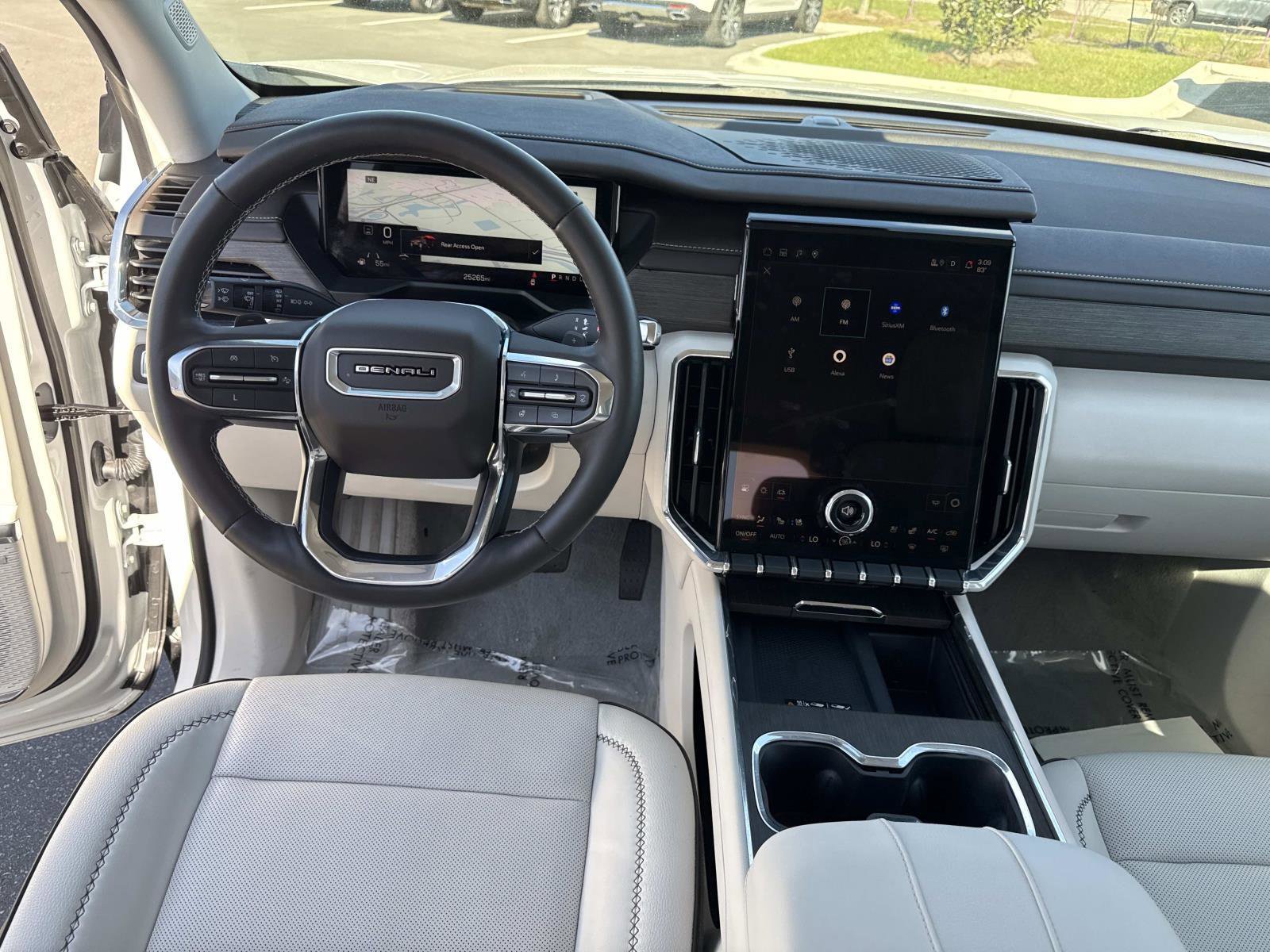 Used 2024 GMC Acadia Denali image 17