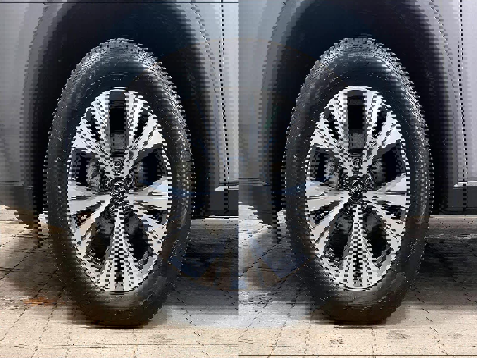 Used 2022 Nissan Rogue SV image 7