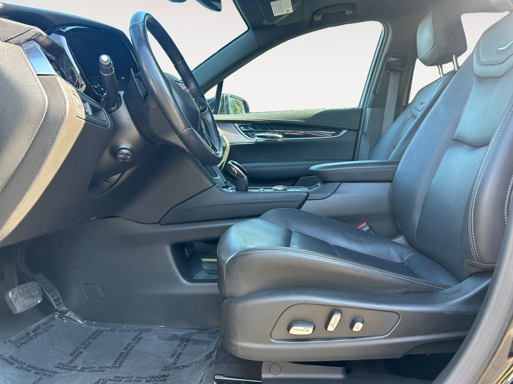 Used 2024 Cadillac XT6 Premium Luxury image 16