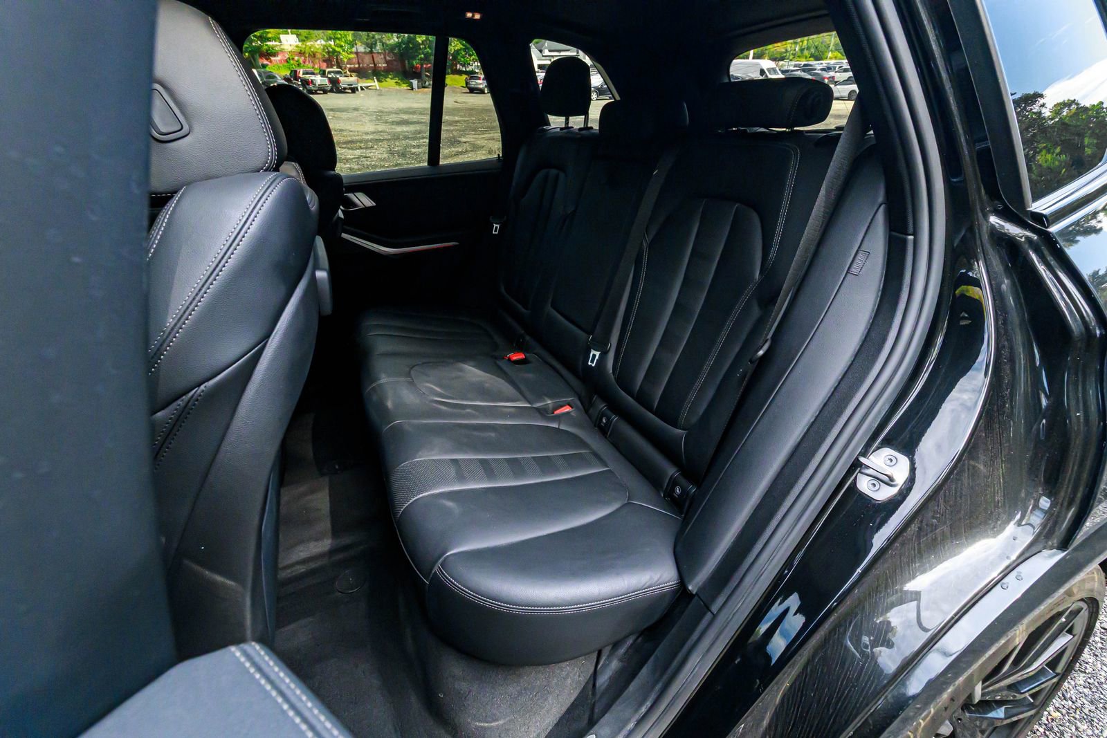 Used 2022 BMW X5 sDrive40i w/ M Sport Package image 14