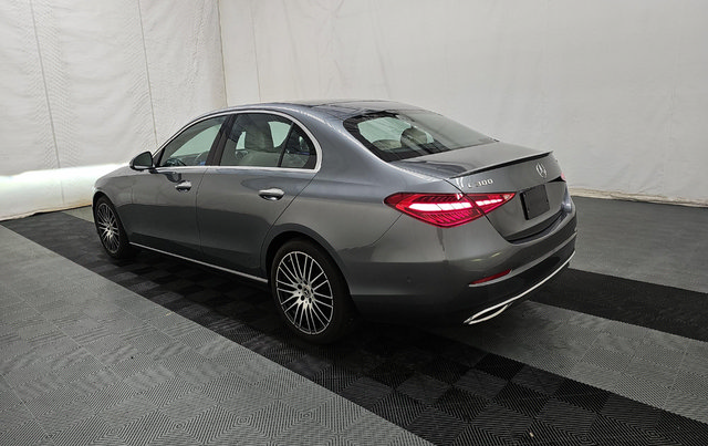 Used 2024 Mercedes-Benz C 300 4MATIC Sedan image 4